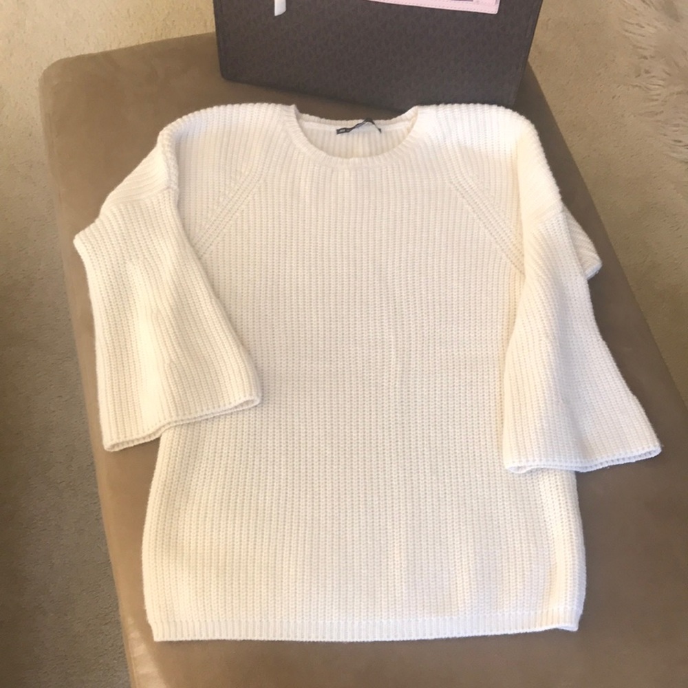 Elliott Lauren white sweater.